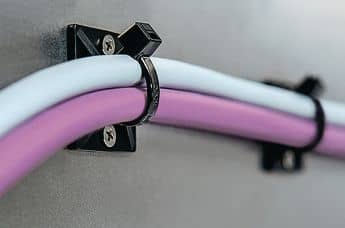 Screwable cable tie mounts